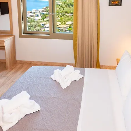 Milos Mountain - Nikitas