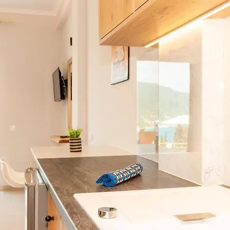 Milos Mountain - Nikitas *