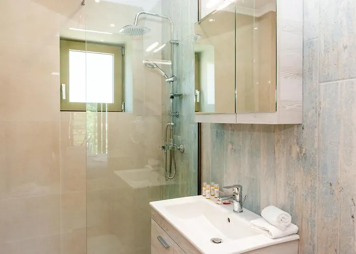 Milos Mountain - Nikitas *